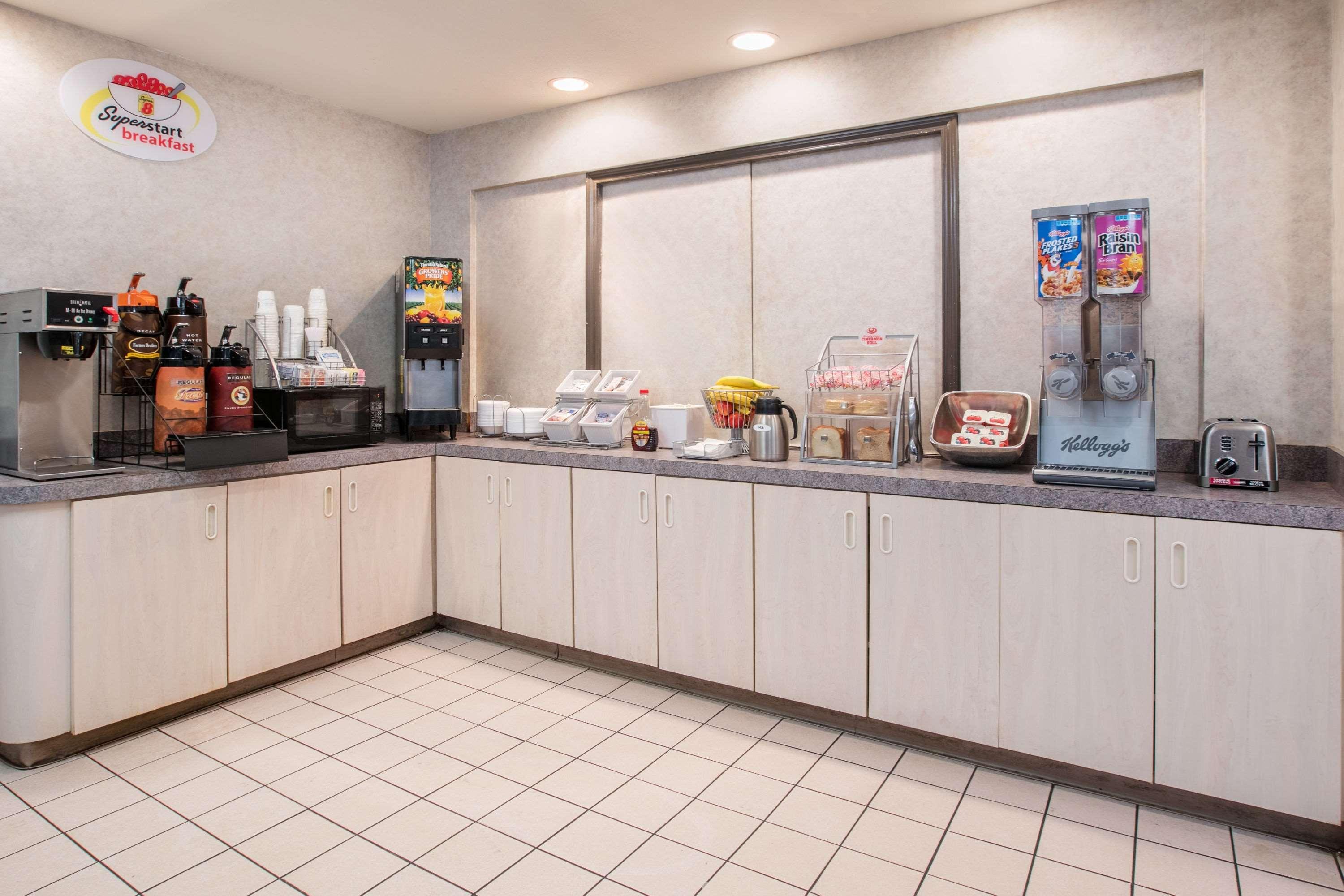 Super 8 By Wyndham Garland North Dallas Area Экстерьер фото