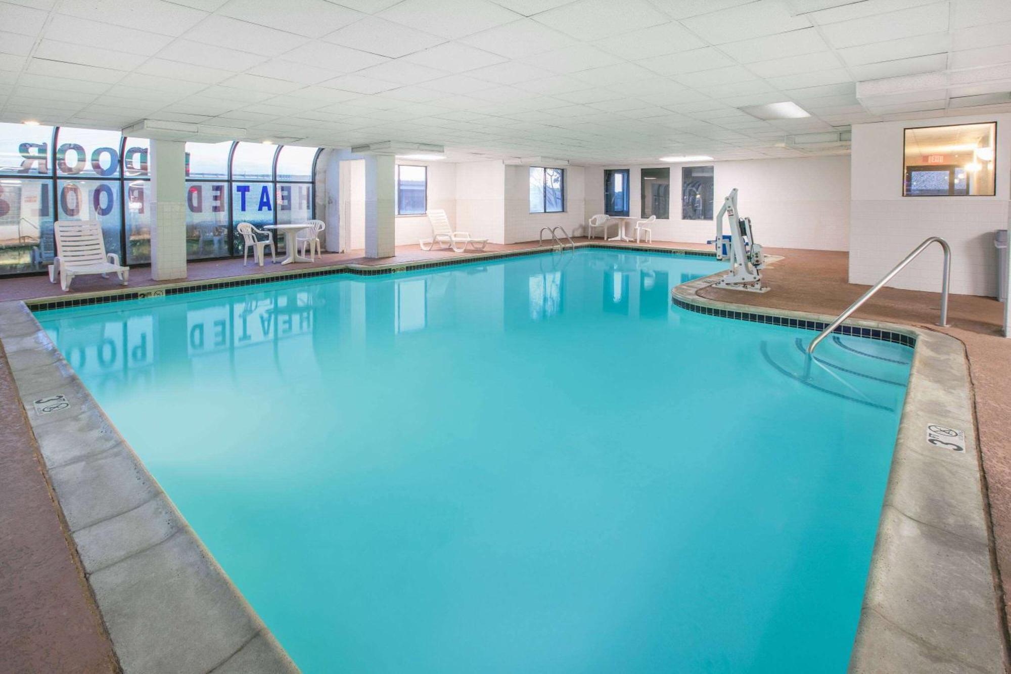 Super 8 By Wyndham Garland North Dallas Area Экстерьер фото