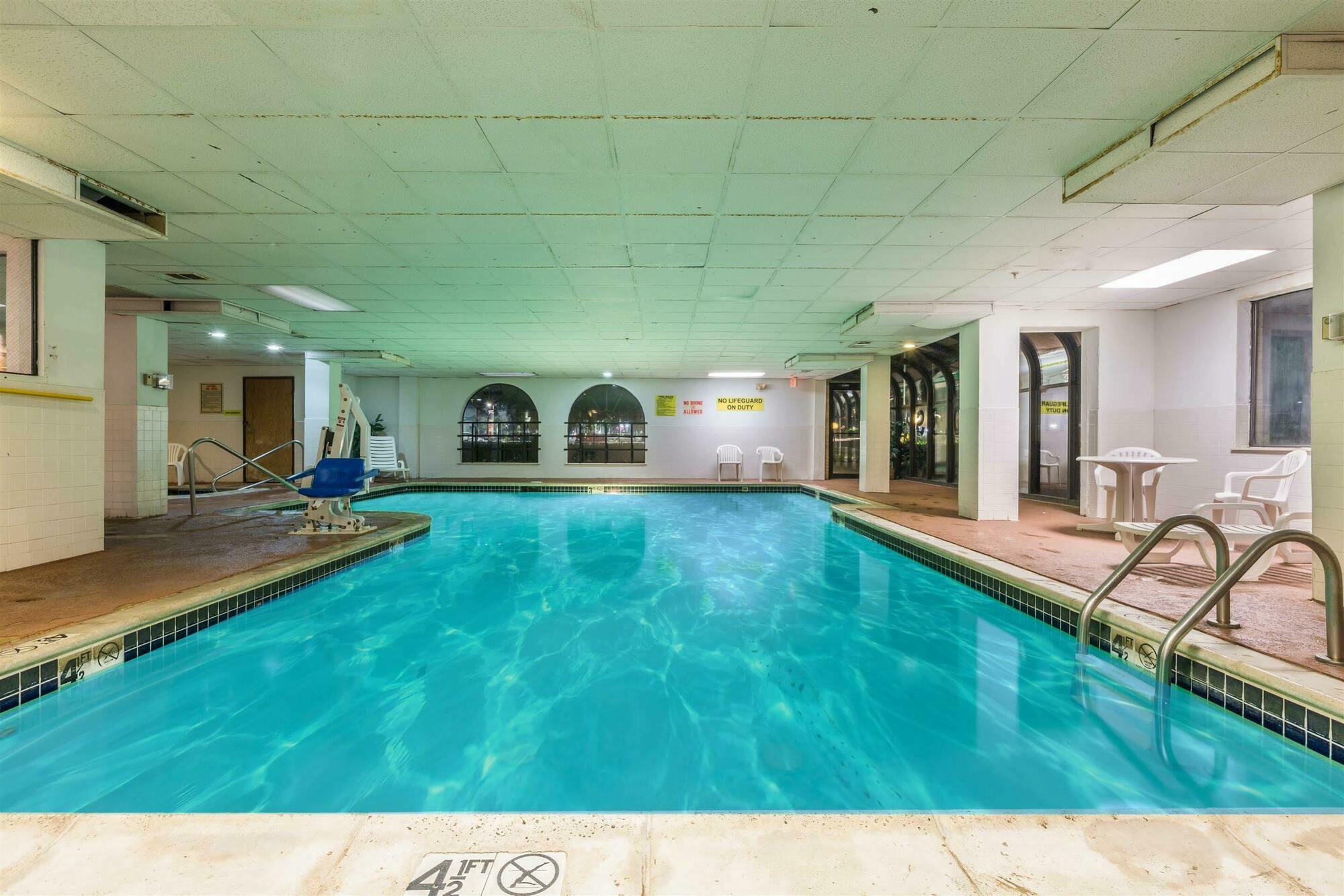 Super 8 By Wyndham Garland North Dallas Area Экстерьер фото